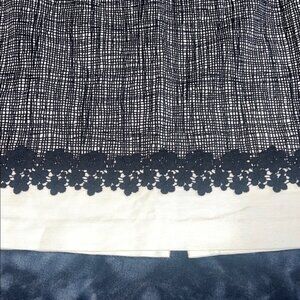 Talbots Monochrome Pencil Skirt with Lace Floral Hem Size 16